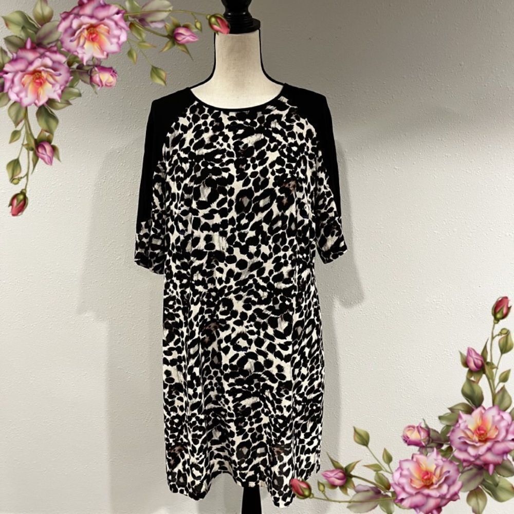 Animal print short sleeve loose fit dress
